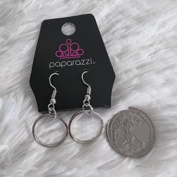 Paparazzi. Double Chain Silver Tone Circle Link Pendant Necklace Earrings‎ Set - Picture 7 of 13